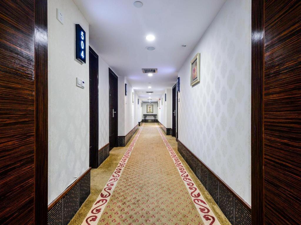 นิว เวิล์ด โฮเต็ล Hotel กวางโจว ภายนอก รูปภาพ